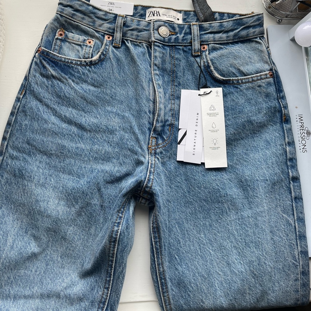Zara jeans. 90s full length split hem